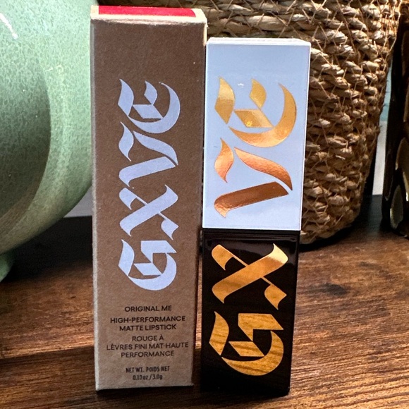 GXVE by Gwen Stefani Original Me High-Performance Matte Lipstick Original Recipe - Picture 3 of 3
